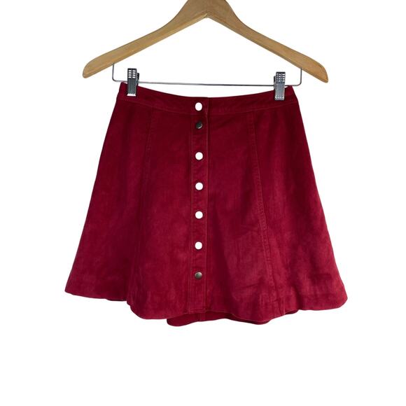 Abercrombie & Fitch Women's Size 0 Red Faux Suede Lined Snap Front A-Line Skirt - Picture 1 of 5